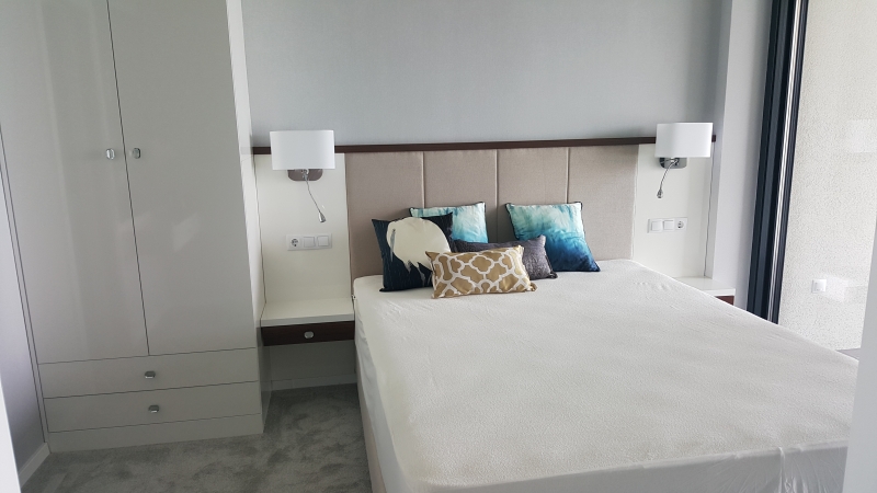 modern apartman berendezés2 - kárpitozott ágyfejvég éjjeliszekrényekkel modern apartman berendezés2 - kárpitozott ágyfejvég éjjeliszekrényekkel