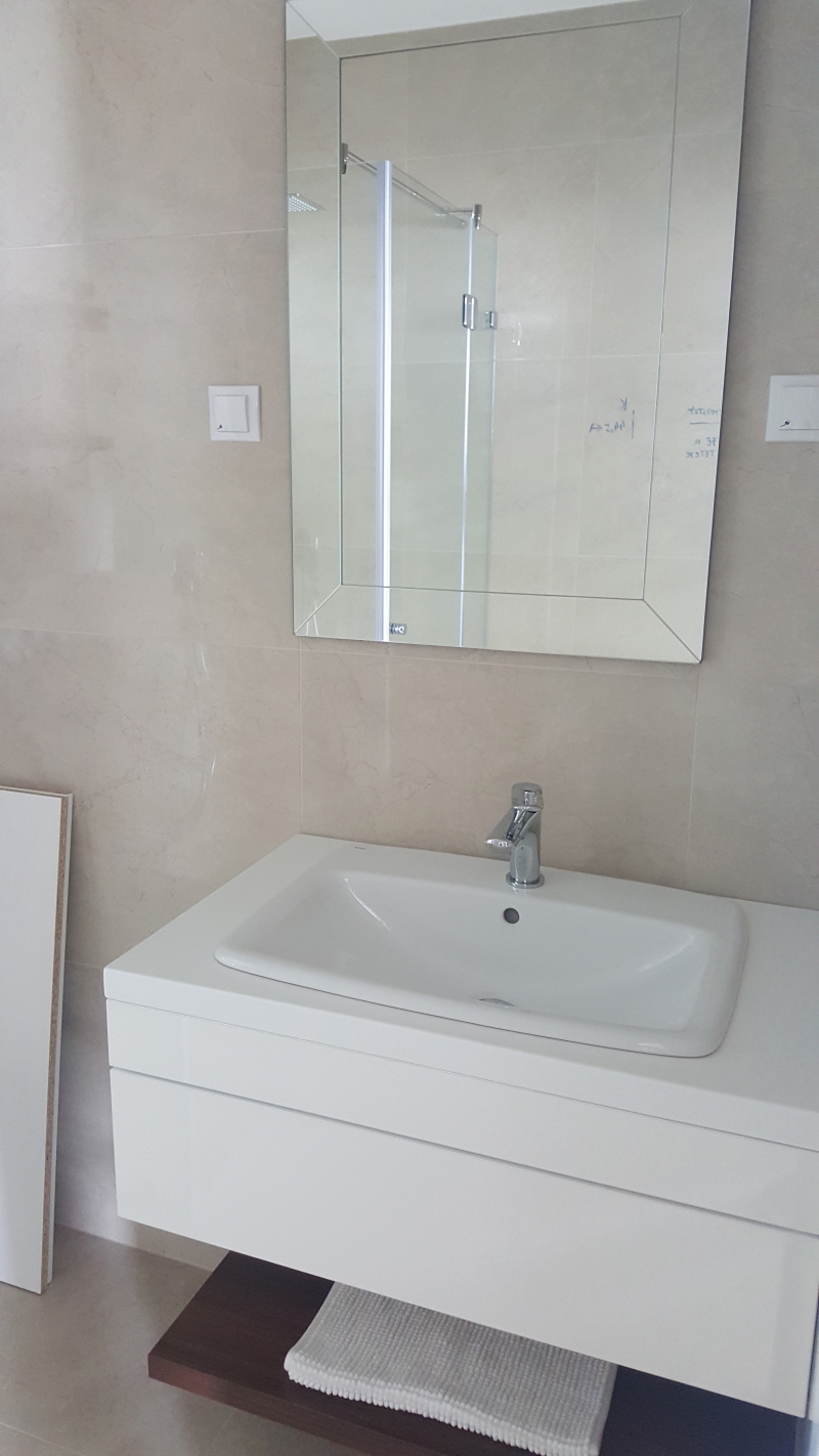 modern apartman berendezés2 - mosdószekrény tükörrel modern apartman berendezés2 - mosdószekrény tükörrel